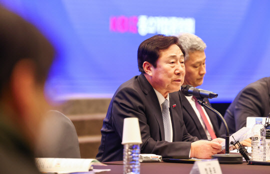 김기문 중소기업중앙회장이 6일 개최한 기자간담회에서 인사말을 하고 있다.<중소기업중앙회 제공>